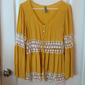 Adorable 70s Style Bell Sleeve Shirt